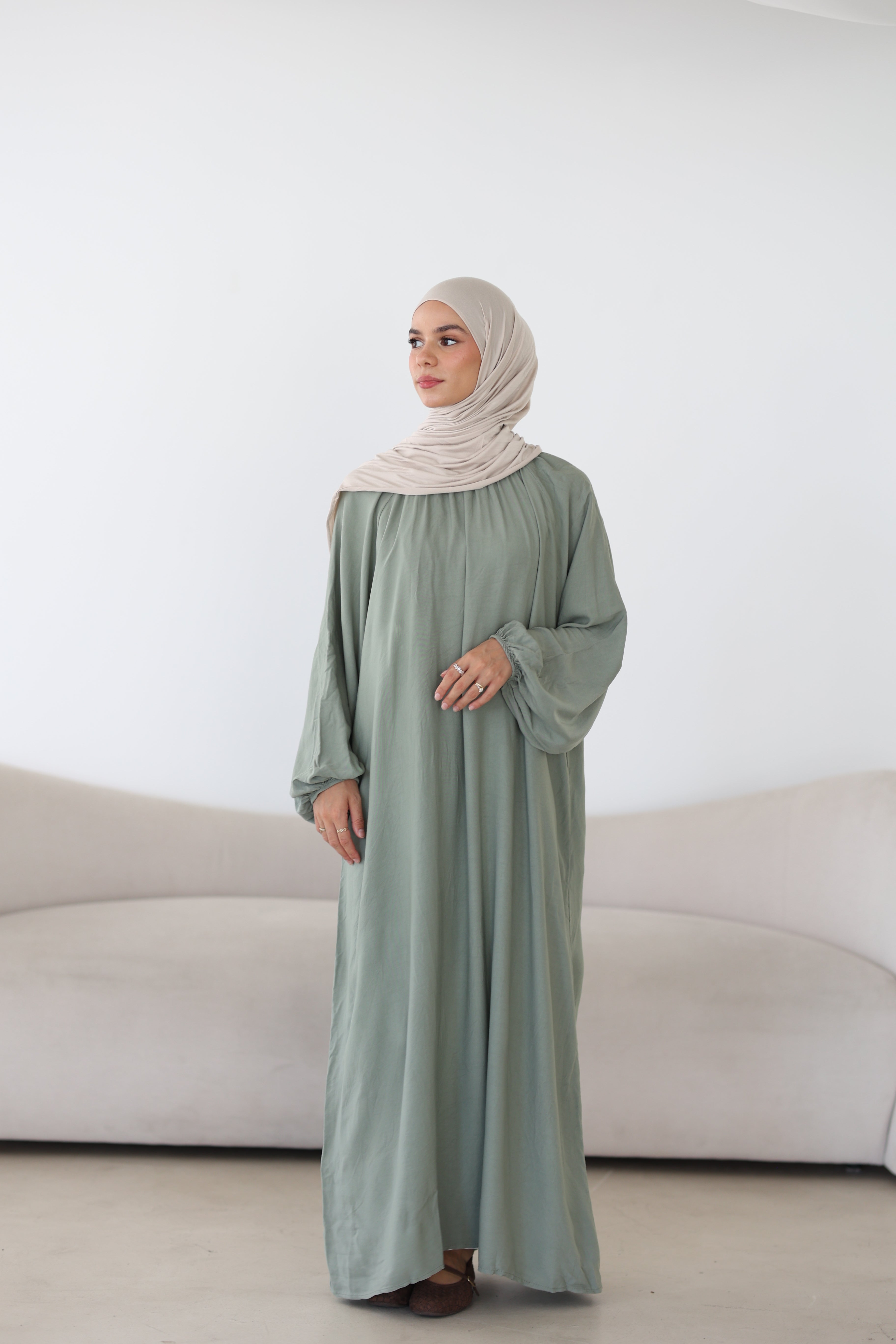 Lola Abaya