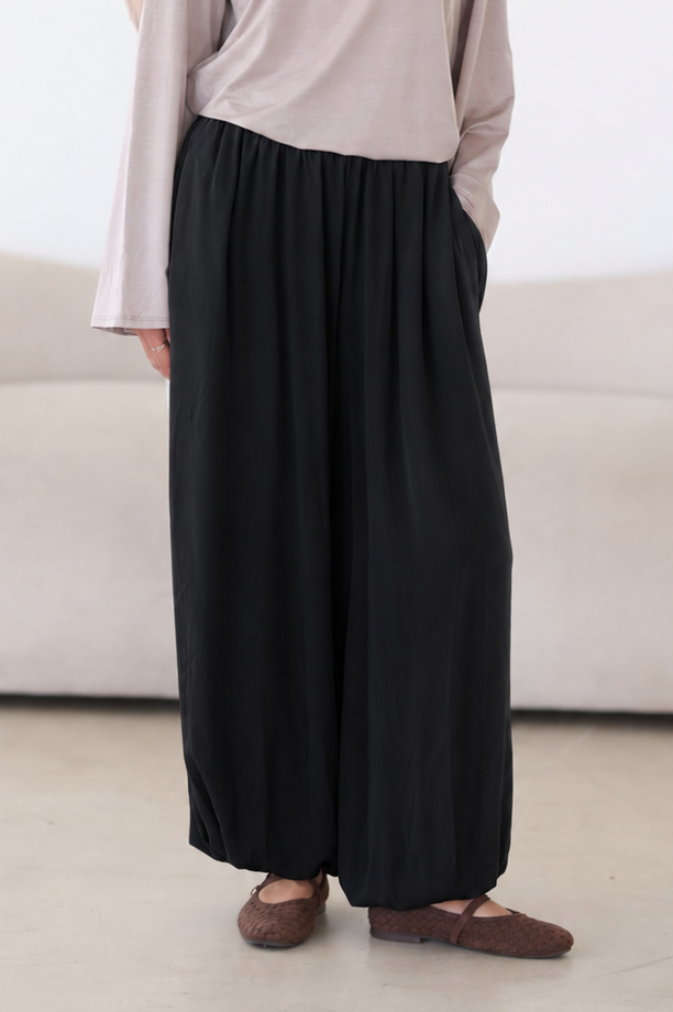 Mona Hose