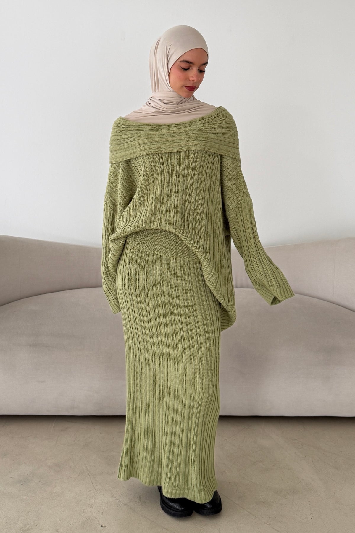 Off-Shoulder Strick-Zweiteiler