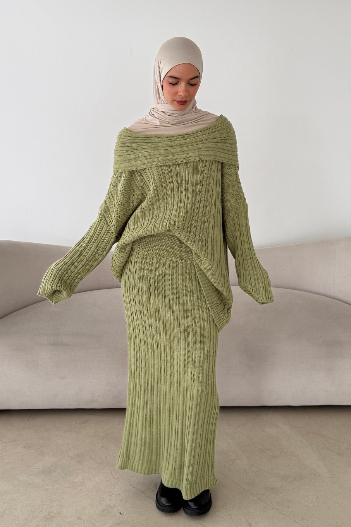 Off-Shoulder Strick-Zweiteiler