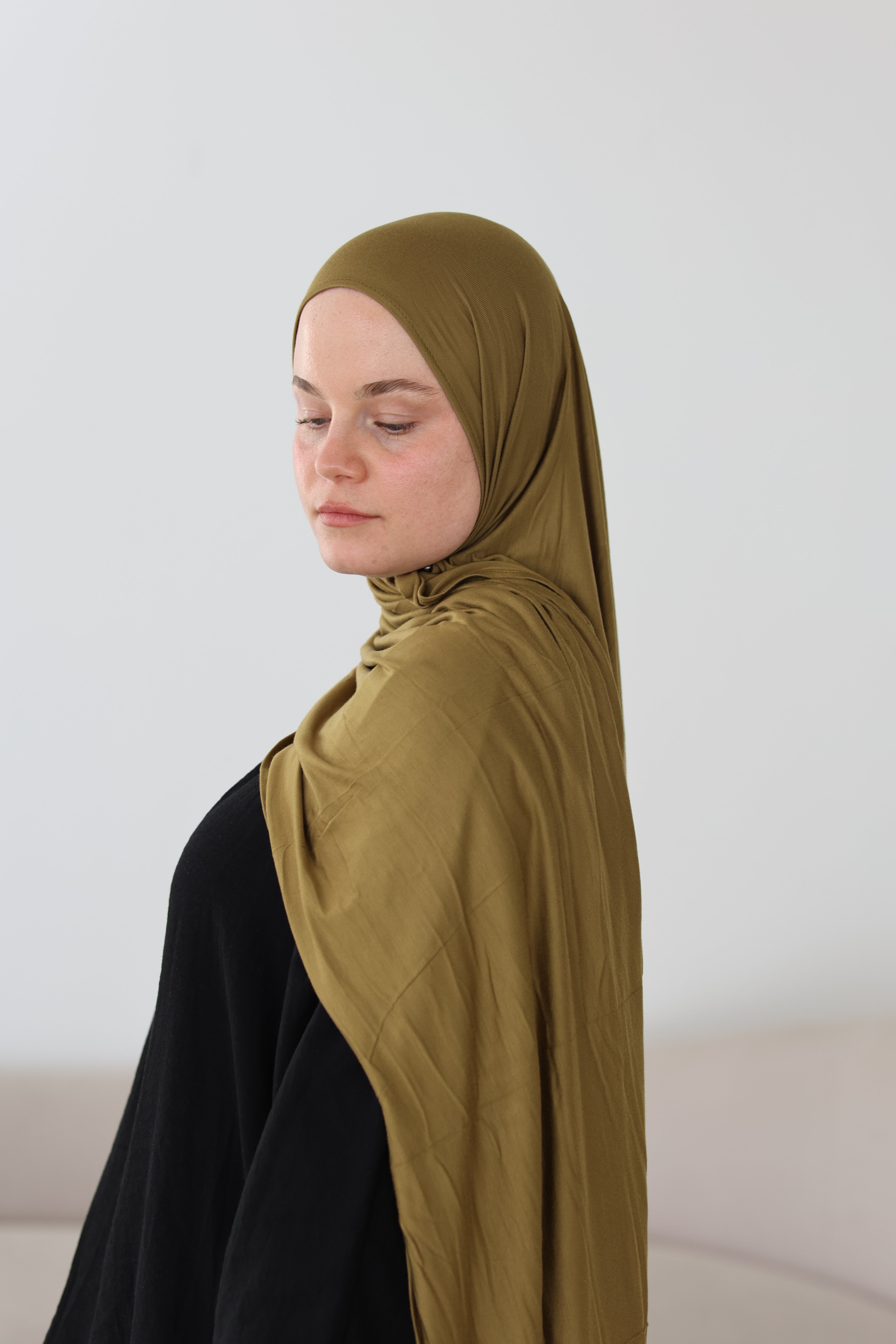 Premium Jersey in Golden Olive